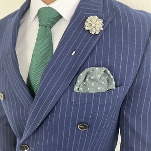 gentleman wearing the Knitted point emerald tie set