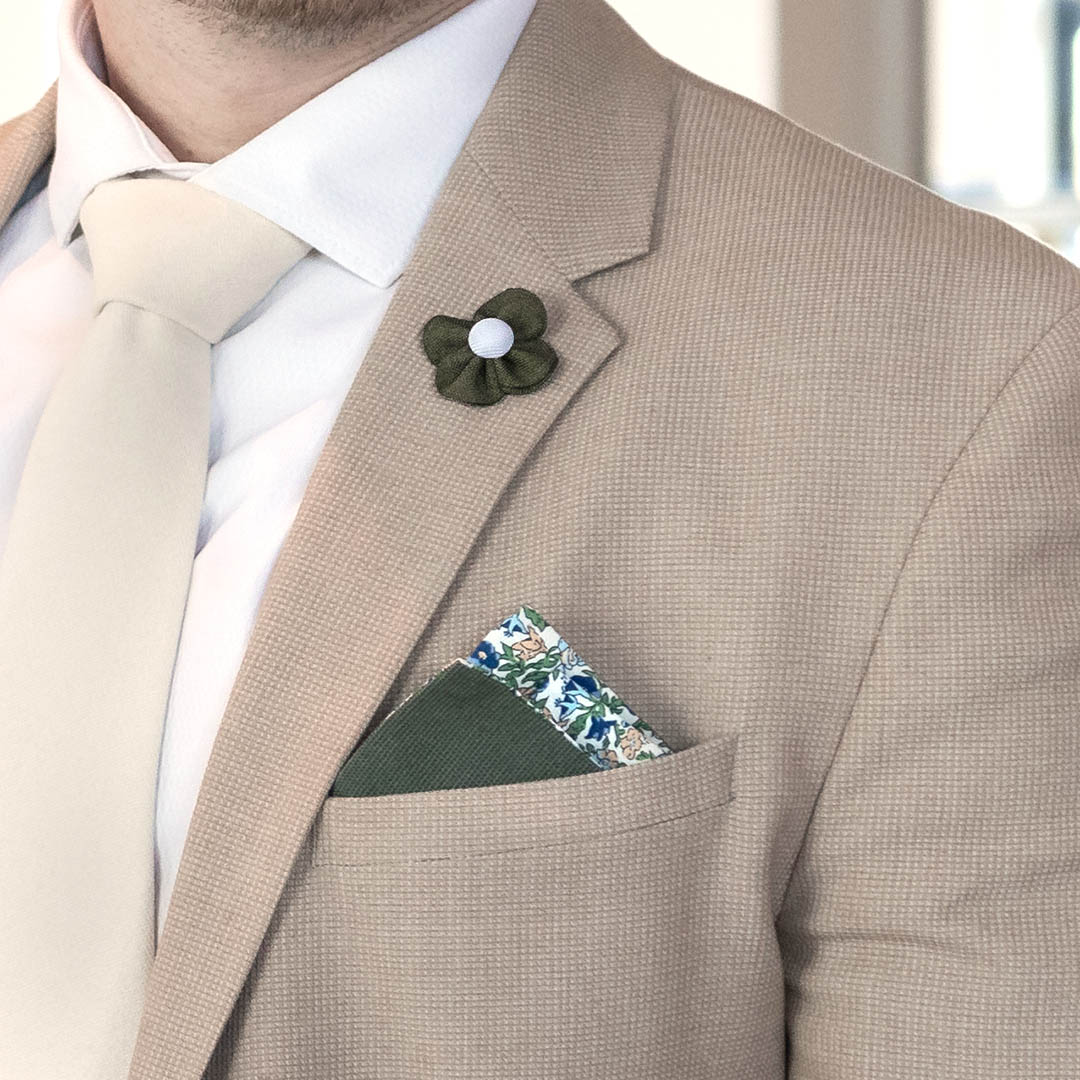 Art of The Gentleman Lapel Pin - Floral Taupe